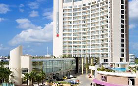 Krystal Urban Cancun & Beach Club